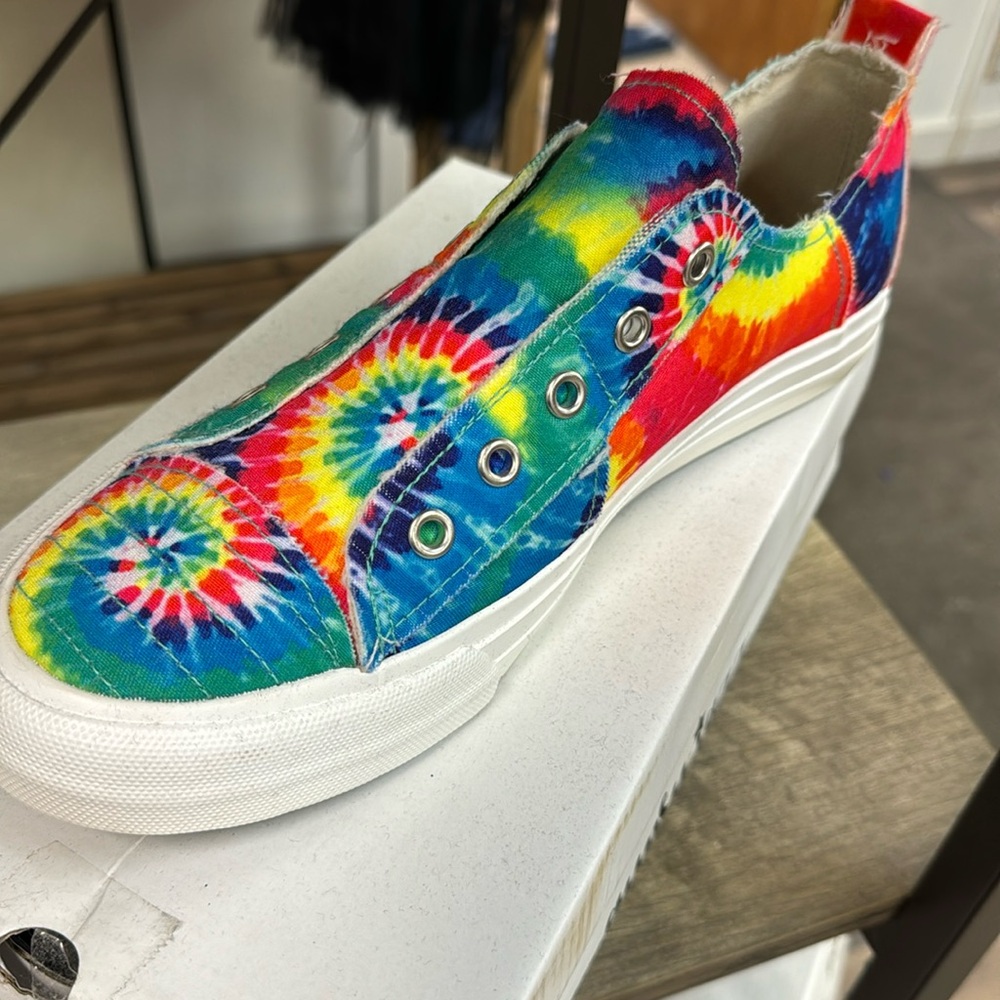 Tye dye sneaker
